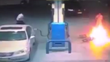 Xe máy bốc cháy kinh hoàng tại cây xăng 