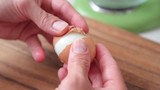 5 cách bóc vỏ trứng trong nháy mắt