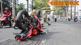 Bị xe máy “hạ đo ván”, mô tô PKL lật ngược giữa phố
