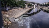Tràn ngập nước thải, liệu sông Tô Lịch có tái sinh thành sông Thames?