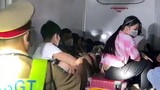15 người có cả trẻ em trong thùng xe đông lạnh 'thông chốt'