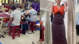 Cô gái Singapore gây tranh cãi khi mua váy 188 USD ở Việt Nam