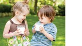 Bé trên 1 tuổi uống sữa tươi tốt hơn sữa bột?