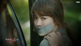 Song Hye Kyo bị bắt cóc trong “Hậu duệ của mặt trời“