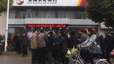 Tin đồn tràn lan, người Trung Quốc đổ xô đi rút tiền ngân hàng