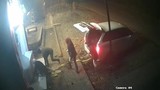 Video: Băng cướp táo tợn dùng ô tô kéo đổ cây ATM trong đêm