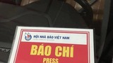 Hội Nhà báo đề nghị CA xử lý xe gắn phù hiệu báo chí 