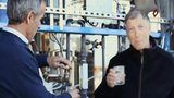 Tỷ phú Bill Gates uống nước… làm từ chất thải con người