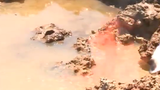 Nước bốc cháy ngùn ngụt đáng sợ ở Thanh Hóa