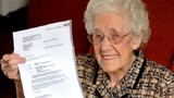 Cụ bà 100 tuổi ngã ngửa vì bệnh viện báo có thai