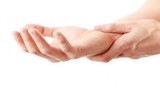Cách điều trị tê bàn tay, cổ tay hiệu quả nhất