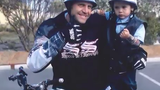 Khả năng trình diễn môtô gây choáng của biker 6 tuổi