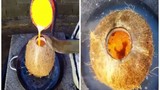 Điều kỳ diệu gì xảy ra khi đổ đồng nóng vào trái dừa?