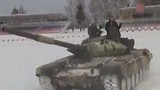 Choáng ngợp với sức mạnh của dàn xe tăng Nga