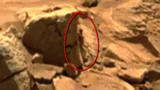 Xôn xao hình ảnh “người phụ nữ” nấp sau tảng đá trên sao Hỏa