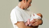 Nghiên cứu mới gây chấn động: Đàn ông tự sinh con với nhau?