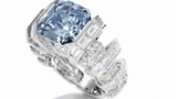 Vẻ đẹp hiếm có của chiếc nhẫn kim cương xanh 555 tỷ đồng