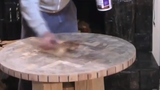 Biến gỗ vụn thành chiếc bàn phát sáng kỳ diệu
