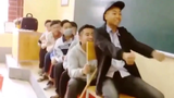 Cười lăn lộn với clip lái tàu hài hước của teen Nghệ An 