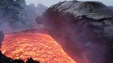 Núi lửa lớn nhất châu Âu phun trào dung nham đỏ rực