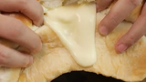 Cách làm bánh mì nhân phô mai tan chảy cực hấp dẫn
