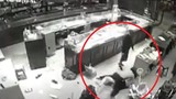Video: 3 kẻ đi ô tô cướp tiệm vàng ở Sơn La