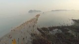 Kỳ thú hiện tượng biển tách làm đôi tại Hàn Quốc