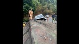 Video: SUV đâm cọc bê tông khi đổ đèo Bảo Lộc