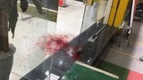 Một thanh niên bị chém tử vong trước cửa hàng viễn thông