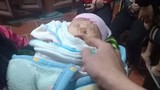 Hà Nam: Phát hiện bé gái sơ sinh bị bỏ rơi trước cổng chùa