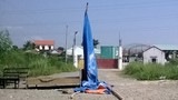 Bị “đầu độc” môi trường sống, dân vác giường chặn cổng DN
