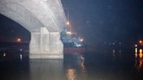 Kinh hoàng tàu nghìn tấn đâm nứt toác gầm cầu ở Hải Dương