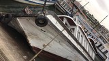 Tàu du lịch lại bị đắm trong âu cảng quốc tế Tuần Châu