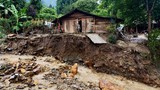 Số người thương vong do mưa lũ “khủng khiếp” liên tục tăng