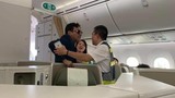 Cựu sếp Đất Lành Vũ Anh Cường sàm sỡ khách nữ Vietnam Airlines không hề say xỉn?