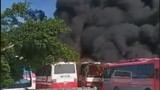 Hỏa hoạn kinh hoàng tại bến xe đưa đón công nhân, 6 ô tô bị thiêu rụi