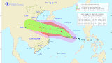 Ứng phó bão số 5: Các tỉnh miền Trung cấm biển, sơ tán dân