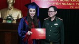 Clip Hồ Quỳnh Hương nhận bằng tốt nghiệp, trở thành giảng viên 