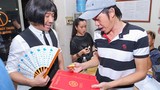 Chạy show, Trấn Thành tranh thủ gửi thiệp cưới cho Hoài Linh