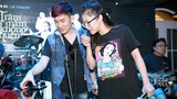 Hương Tràm mặc trẻ trung tập luyện cho live show của Quang Hà