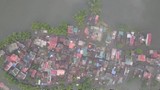 Video: Làng ngập lụt ở Hà Nội nhìn từ trên cao như hình con cá