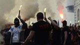 Người biểu tình ở Kharkov bị fan cuồng bóng đá tấn công