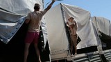 Bắt đầu bốc dỡ hàng cứu trợ Nga ở Lugansk