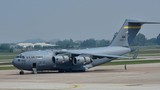 Máy bay vận tải đoàn Tổng thống Donald Trump đến Hà Nội