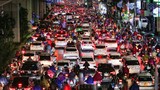 Hà Nội: Đường phố tắc nghẽn nhiều giờ trong mưa rét