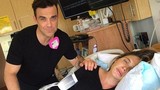 Robbie Williams khoe cảnh sinh nở của vợ trên mạng xã hội