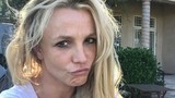 Britney Spears lộ nhan sắc phai tàn khi để mặt mộc