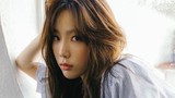 Fan cuồng sàm sỡ vòng ba và ngực của ca sĩ Hàn Quốc