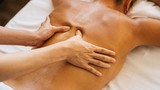 Đi massage, chàng trai phát hiện sự thật đau lòng 