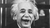 Thiên tài Albert Einstein: “Hãy cố gắng sống có giá trị“